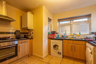 2 bed house, Richmond Crescent, Plasnewydd, Cardiff, CF243AH - Image 2